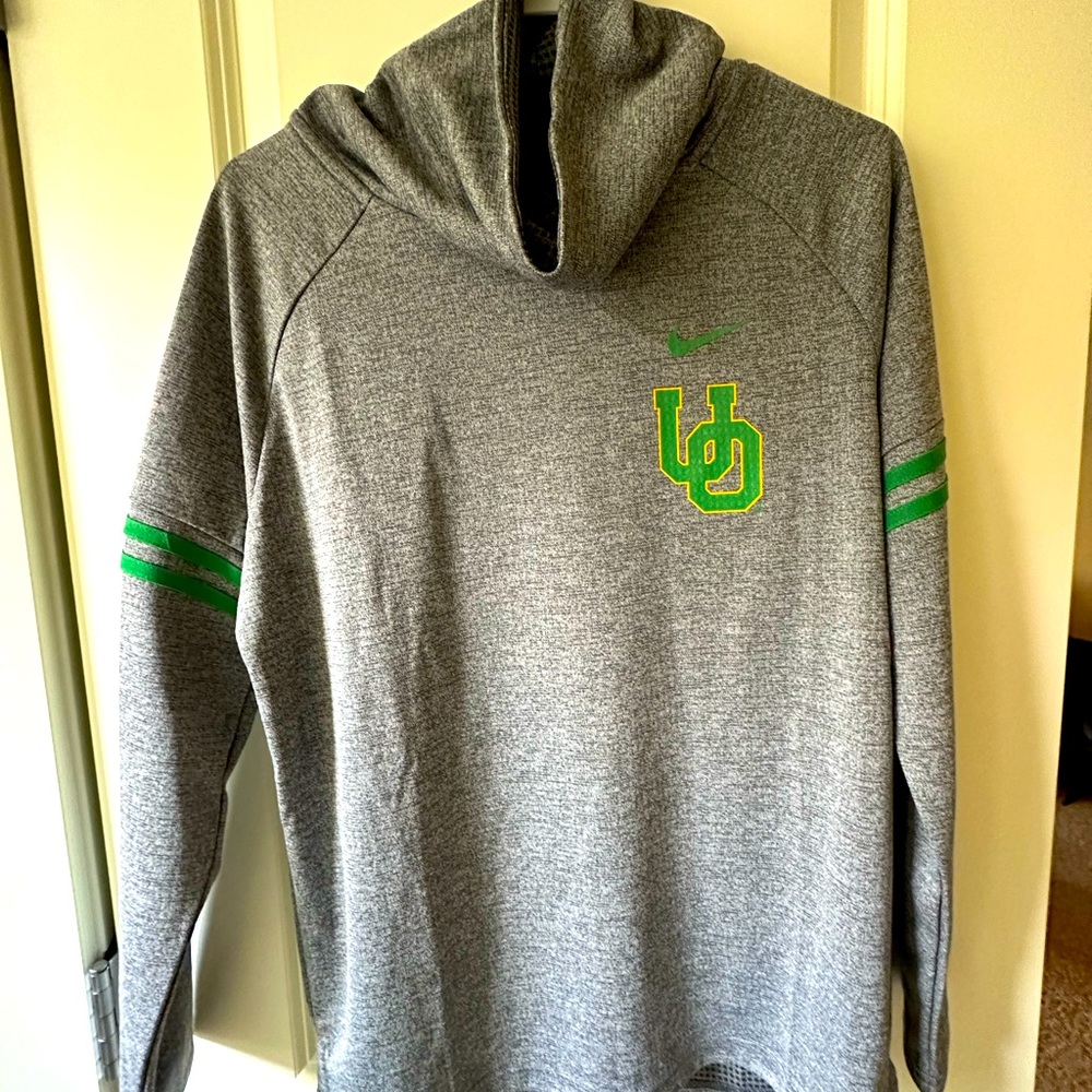 Oregon Ducks Nike long sleeved shirt